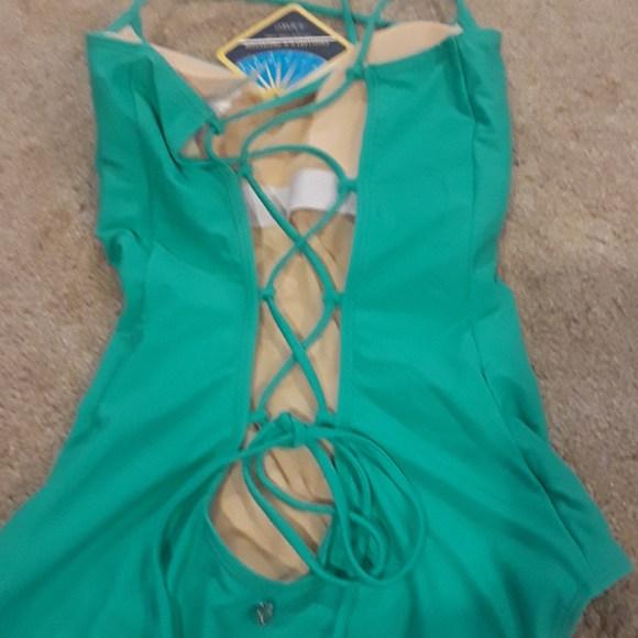 NWT Fabletics Green Lace Back Bathing Suit - Picture 7 of 9